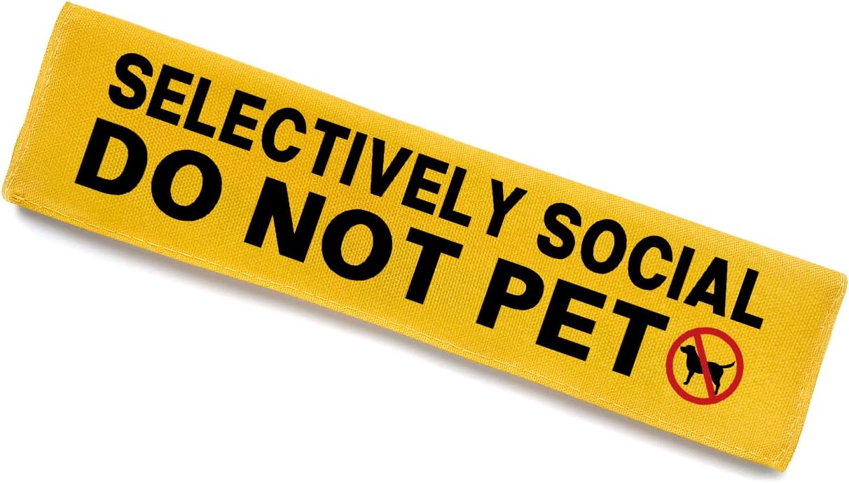Selectively Social Do Not Pet Dog Leash Sleeve, Funny Yellow Dog Leash Wrap Alert Hanging ID Patch Tag, Do Not Pet Leash Sleeve Service Dog Leash Sleeve Pet Birthday Gifts for Dog Owners