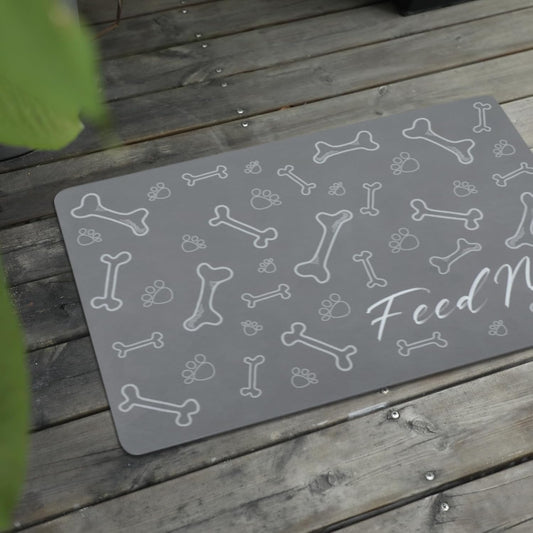 Le courant Dog Bowl Mats for Feeding, Cat Feeding Mat, Non-Slip Super Absorbent,No Stains Quick Dry Dog Water Dispenser.for Messy Drinkers.Easy Clean.Grey.Bone Printing-15.7x23.6 in